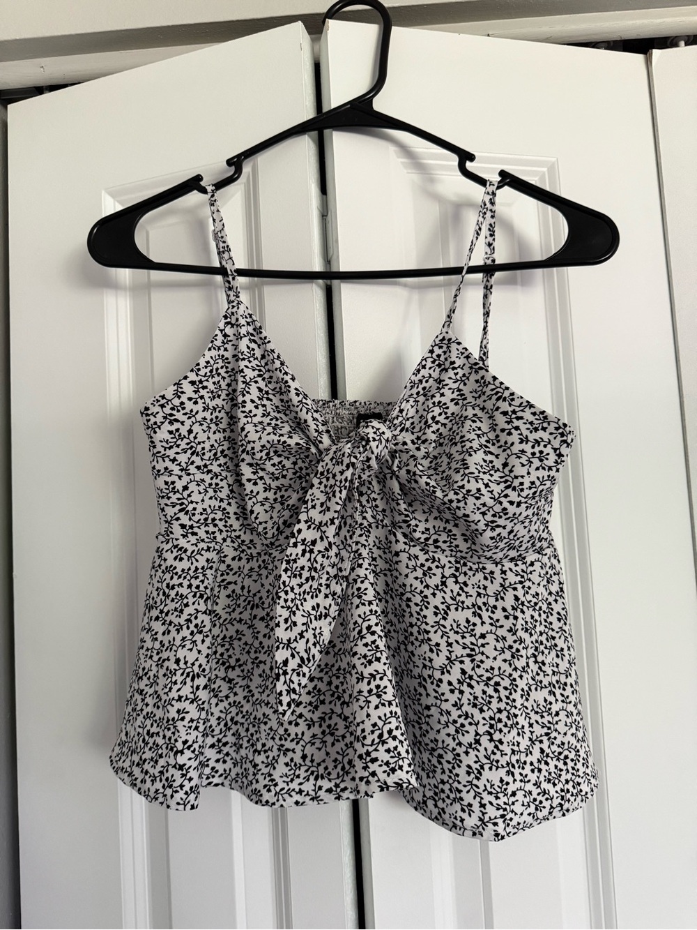 Floral Tie-Front Spaghetti Strap Tank Top - White/Black